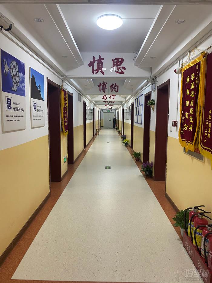 教学区走廊